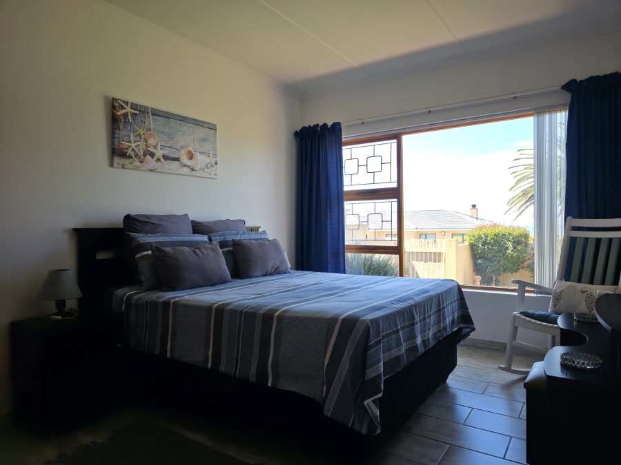 4 Bedroom Property for Sale in Wavecrest Eastern Cape